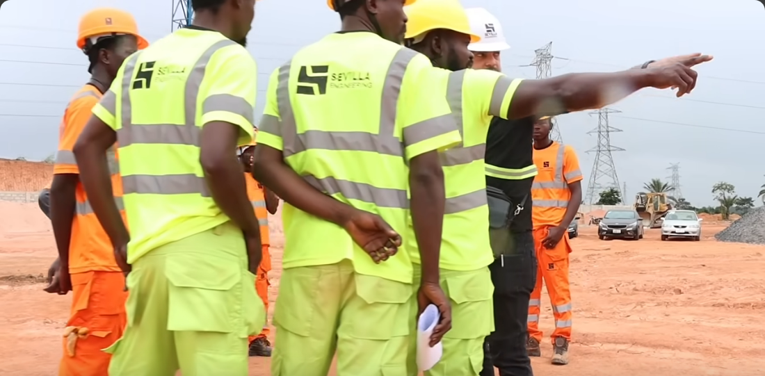 Building Together: A Picture-Perfect Team Effort in Construction Photography